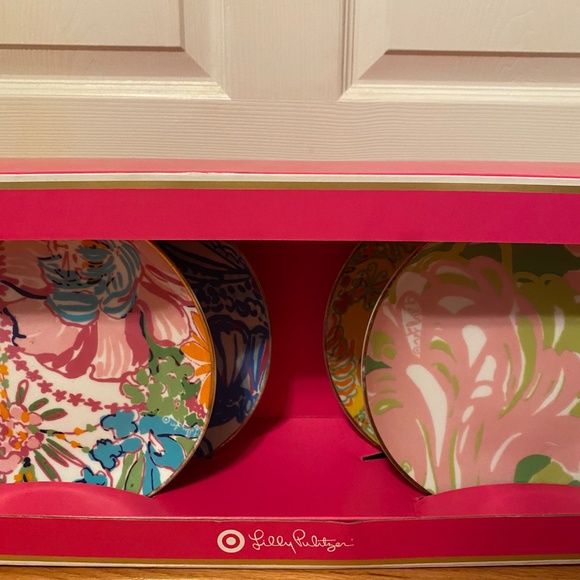 NWT Lilly Pulitzer x Target collection plates - Picture 3 of 4